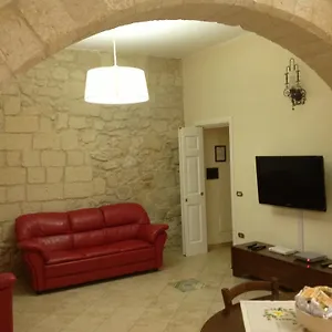 le-antiche-mura-lecce.lecce-hotels.com/